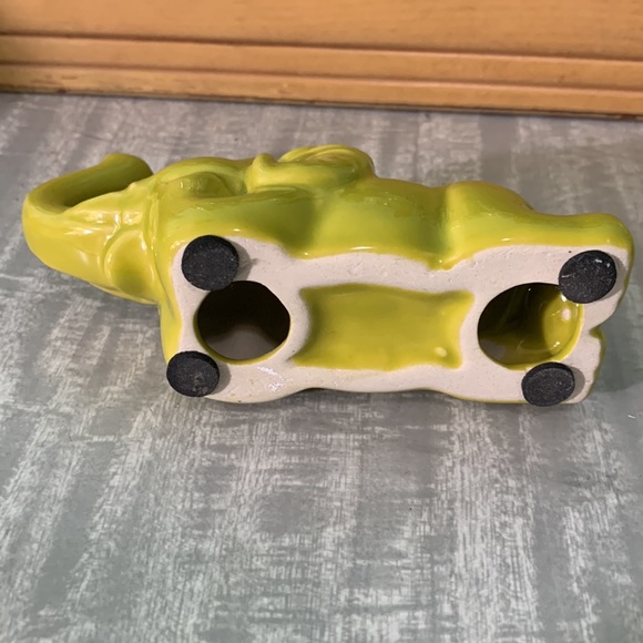 Green ceramic Elephant with trunk up - Picture 3 of 4